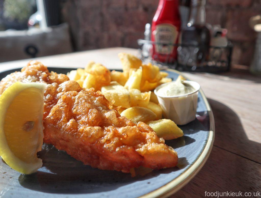 [英國曼城美食]平民美食炸魚薯條-Fosters Fish & Chips