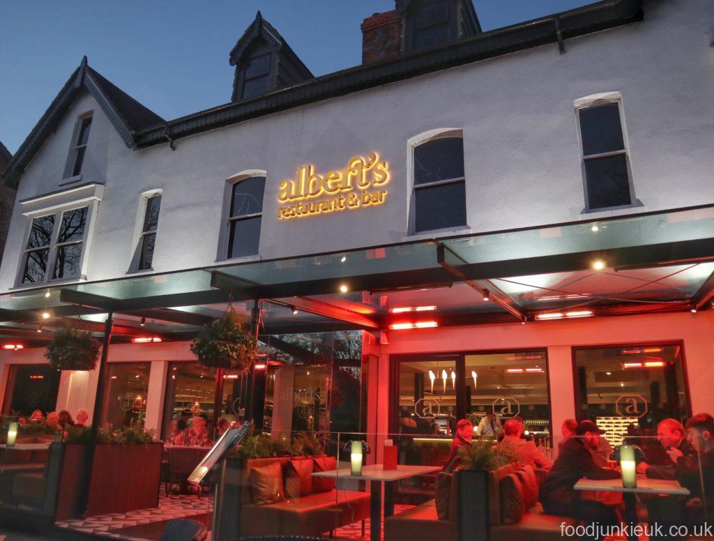 [英國曼城美食]約會慶生推薦餐廳-Albert's Restaurant & Bar