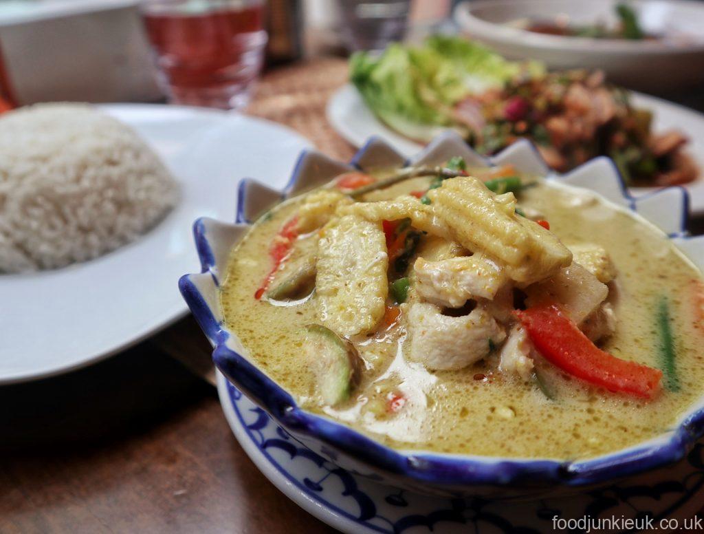 [英國曼城美食]平價隱藏道地泰式料理-Thai Smiles Cafe