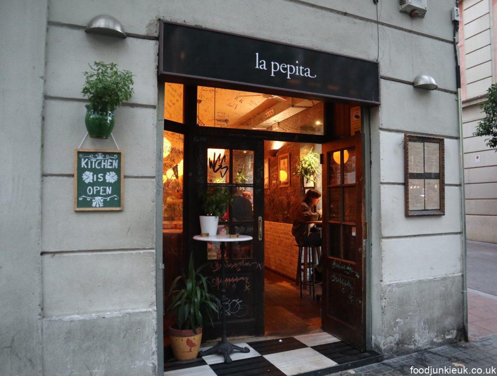 [巴塞隆納美食]在地人推薦的Tapas小酒館 - La Pepita