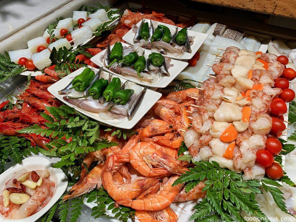 Popular Tapas Bar in Barcelona - Vinitus