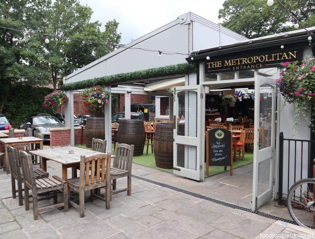 [英國曼城美食]充滿英國傳統美食的當地酒吧 - The Metropolitan